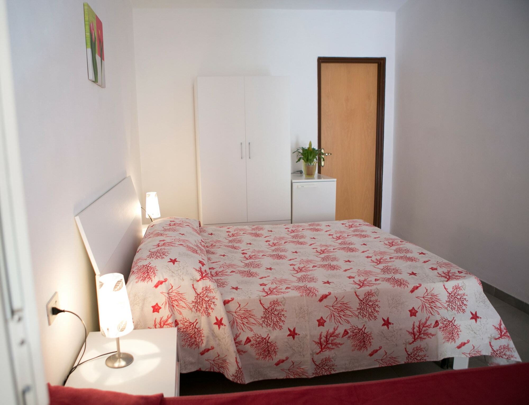 Villaggio Borgo Marino Дзамброне Екстериор снимка